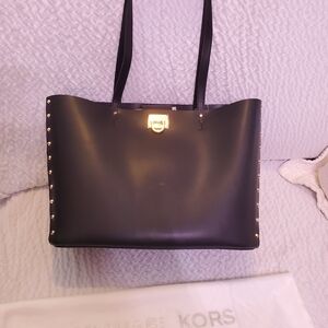 Michael Kors Manhattan Large Leather Tote in Black